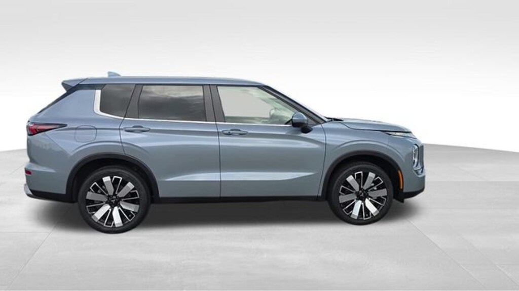 Used 2025 Mitsubishi Outlander SE 2.5 2WD SUV