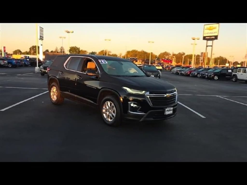 Used 2023 Chevrolet Traverse LS SUV