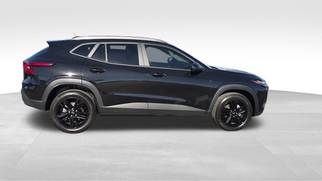 Used 2025 Chevrolet Trax Activ SUV