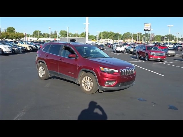 2019 Jeep Cherokee Latitude photo 2