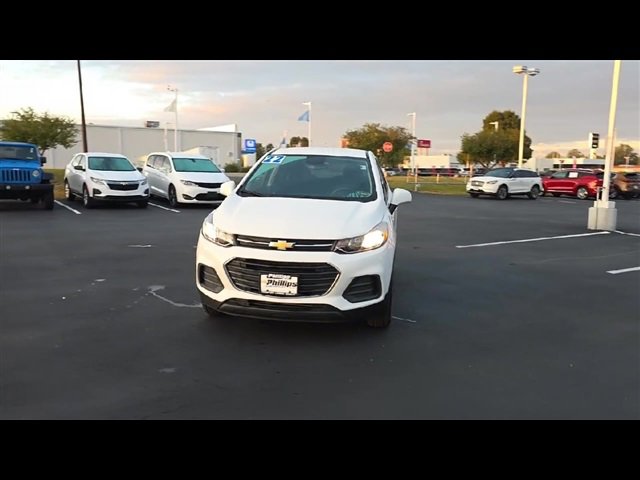 2022 Chevrolet Trax LS photo 3