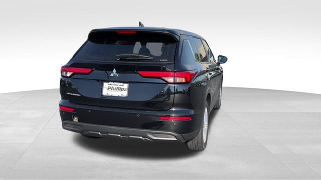 2024 Mitsubishi Outlander ES - Photo 9