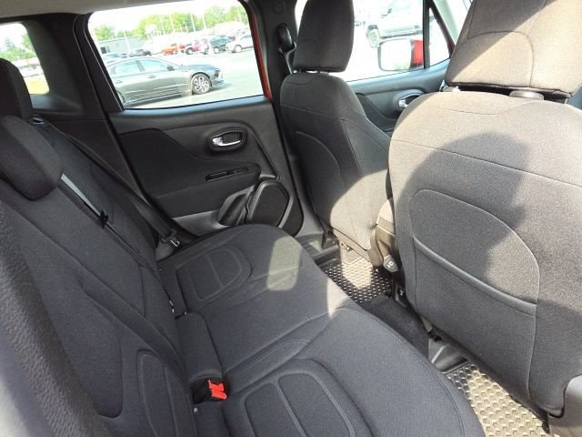 2020 Jeep Renegade Latitude - Photo 12