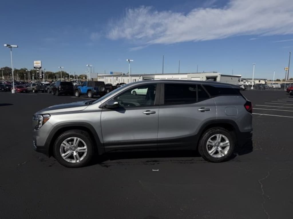Used 2024 GMC Terrain SLE SUV