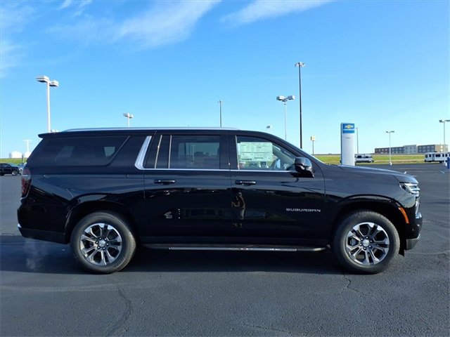 2025 Chevrolet Suburban LS photo 2
