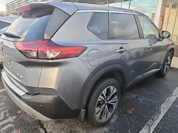 2023 Nissan Rogue SV photo 3