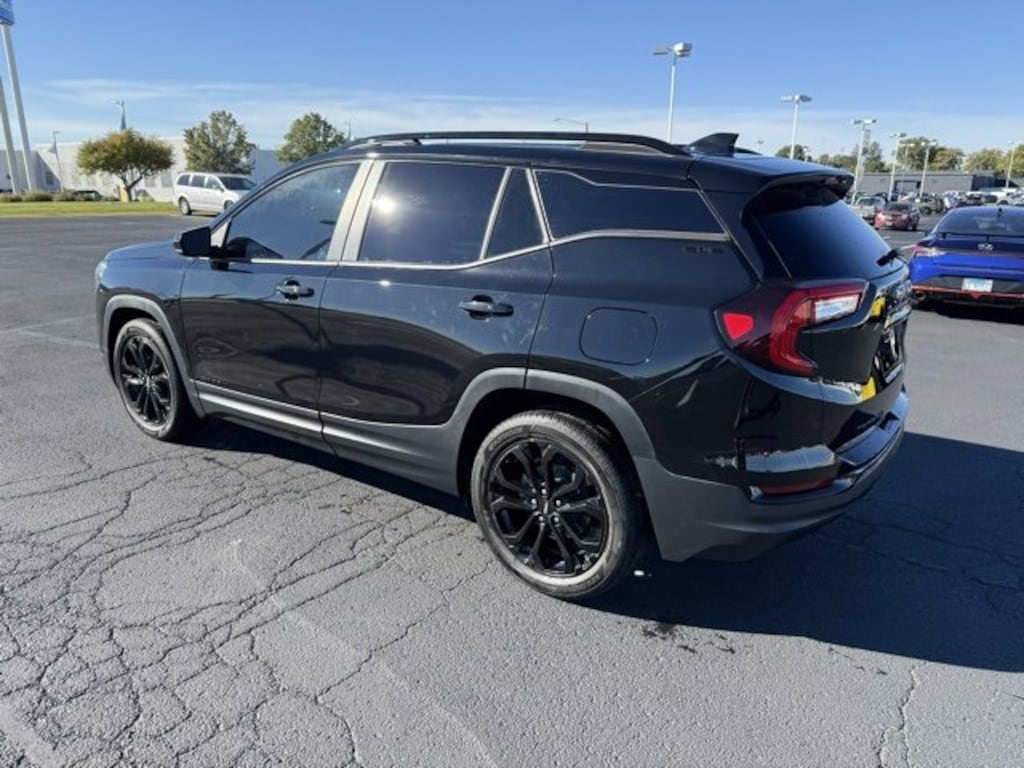 Used 2022 GMC Terrain SLE SUV