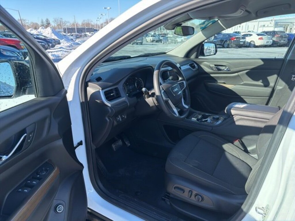 Used 2023 GMC Acadia SLE SUV