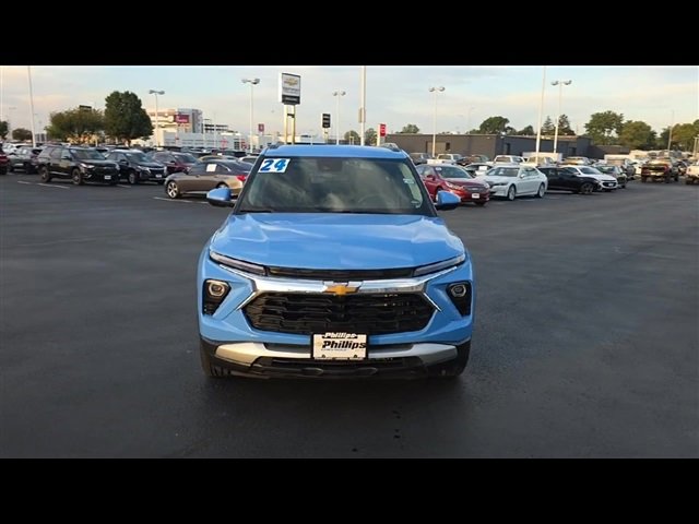 2024 Chevrolet Trailblazer LT photo 3