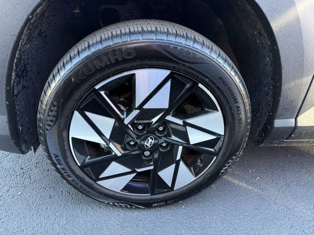 2024 Hyundai Kona SEL photo 2