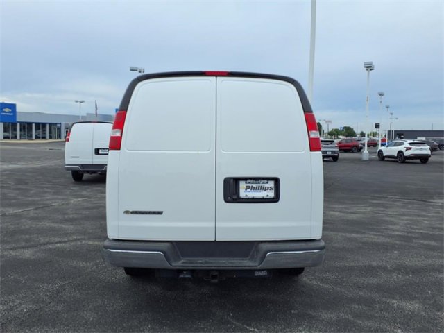 2025 Chevrolet Express Cargo 2500 Van photo 4