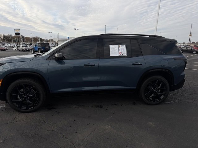 2025 Chevrolet Traverse RS photo 2