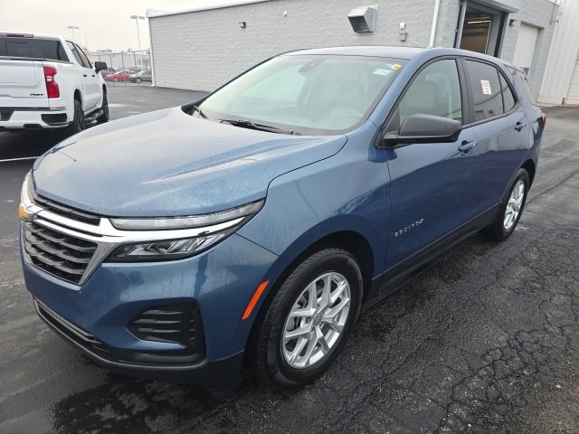 2024 Chevrolet Equinox LS's photo