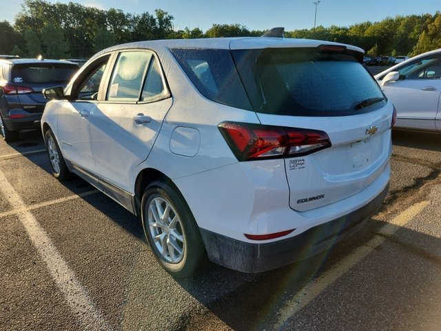 2022 Chevrolet Equinox LS photo 2