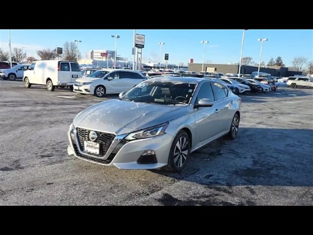 Used 2022 Nissan Altima SV FWD Sedan