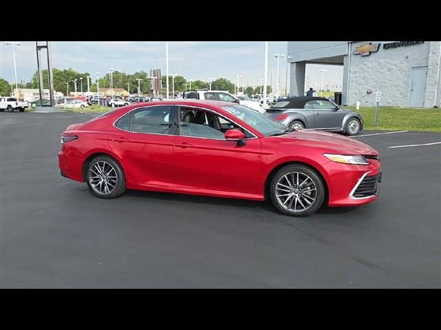 2023 Toyota Camry XLE photo 2