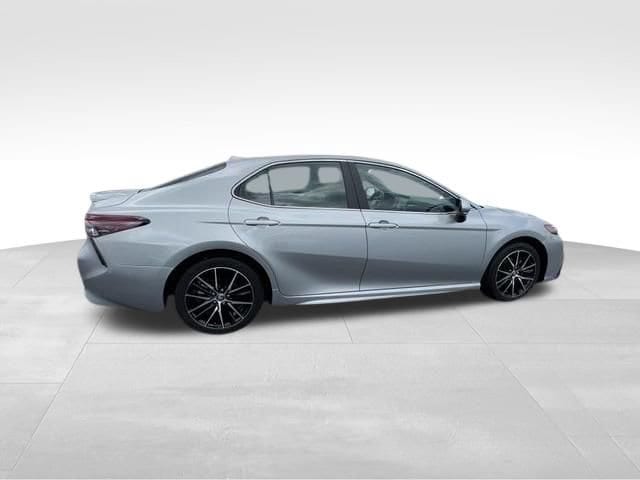 2024 Toyota Camry SE - Photo 17