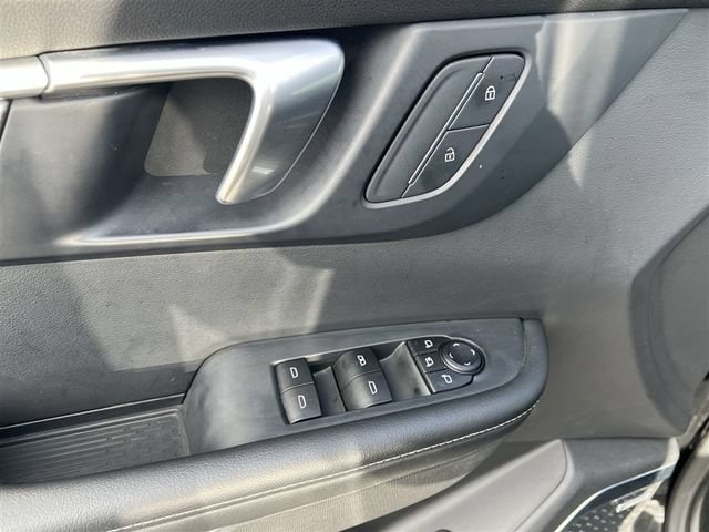 2025 Buick Enclave Preferred - Photo 18