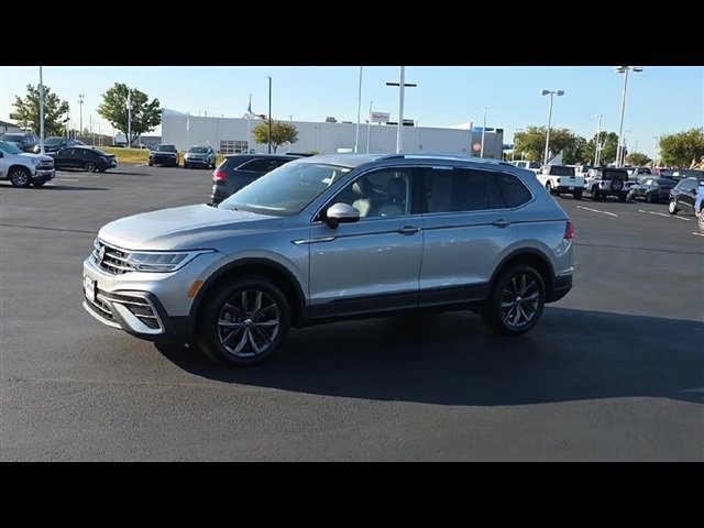 2022 Volkswagen Tiguan SE photo 4