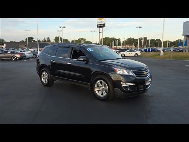 2014 Chevrolet Traverse 2LT photo 2
