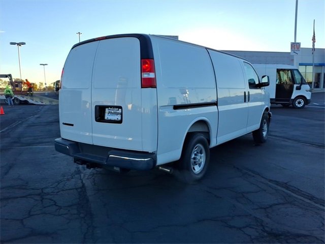 2025 Chevrolet Express Cargo 2500 Van photo 2