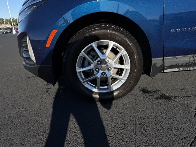 2023 Chevrolet Equinox LT photo 2