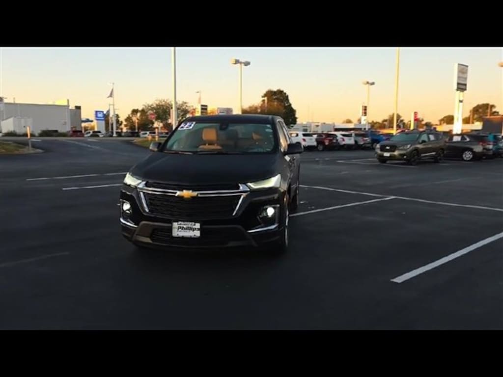 Used 2023 Chevrolet Traverse LS SUV