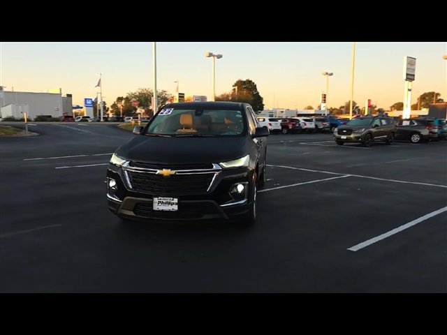 2023 Chevrolet Traverse LS photo 3