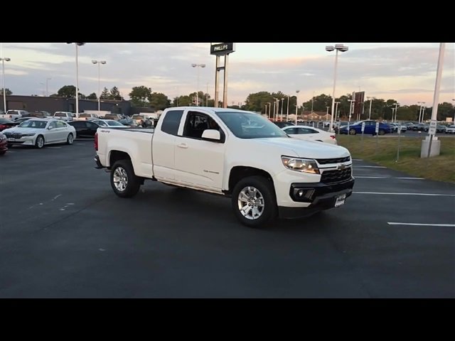 2022 Chevrolet Colorado LT photo 2