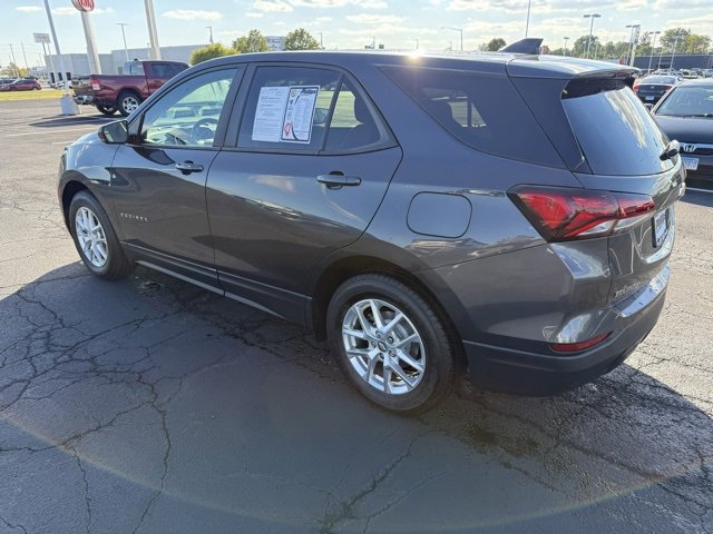 2022 Chevrolet Equinox LS photo 3