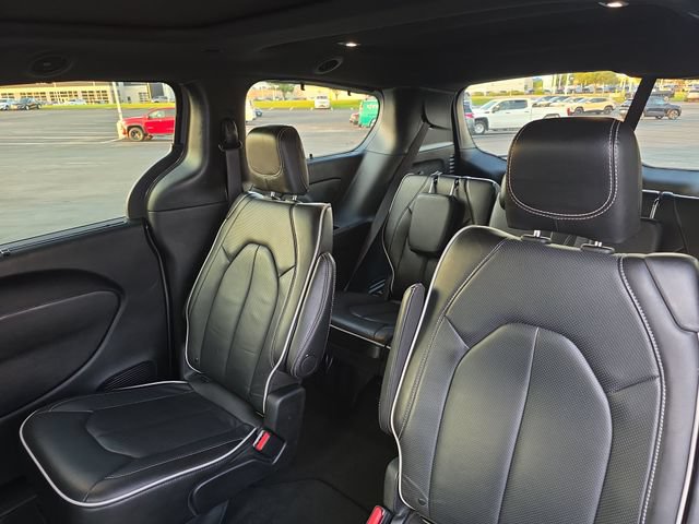 2025 Chrysler Pacifica Limited - Photo 17
