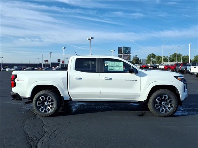 2026 Chevrolet Colorado Z71 photo 2