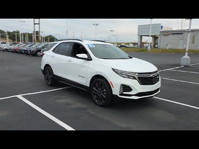 2023 Chevrolet Equinox RS photo 2