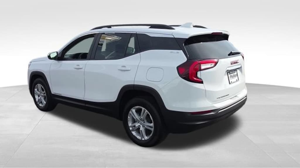 Used 2024 GMC Terrain SLE SUV