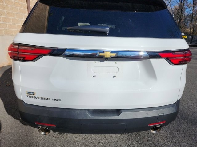 2023 Chevrolet Traverse LS photo 2