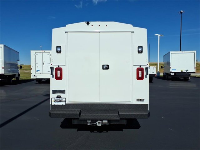 2025 Chevrolet Express 3500 Cutaway Van photo 2