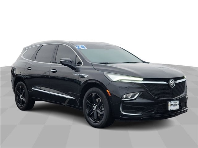 2024 Buick Enclave Essence's photo