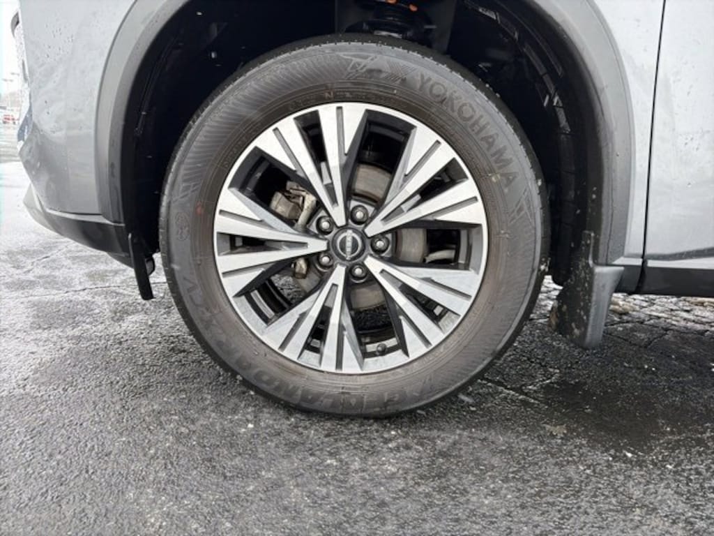 Used 2023 Nissan Rogue SV