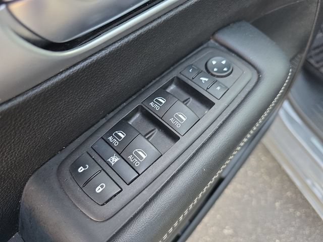 2025 Chrysler Pacifica Limited - Photo 15