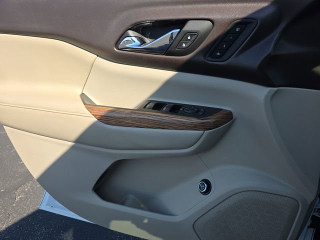2017 GMC Acadia Denali - Photo 13