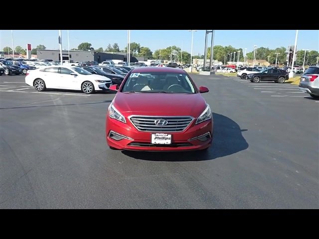 2015 Hyundai Sonata SE photo 2