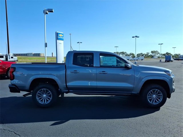 2026 Chevrolet Colorado LT photo 2