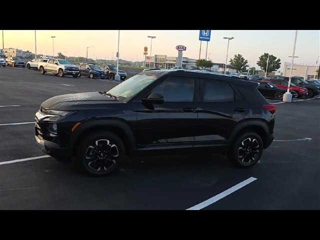 2021 Chevrolet Trailblazer LT photo 3