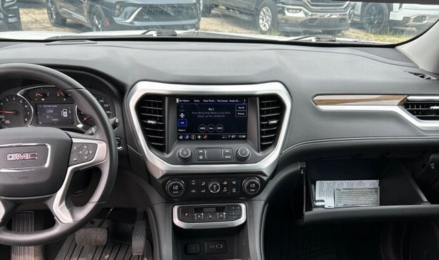 2023 GMC Acadia SLE - Photo 9