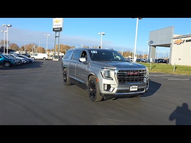 2023 Gmc Yukon XL SLT photo 3