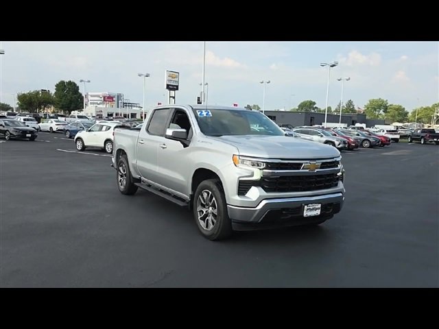 2022 Chevrolet Silverado 1500 LT photo 3