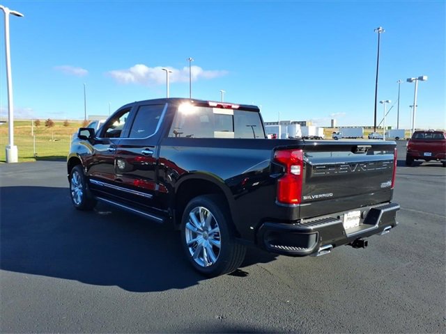 2026 Chevrolet Silverado 1500 High Country photo 4