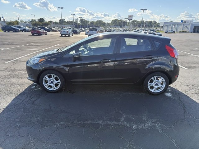 2014 Ford Fiesta SE photo 2
