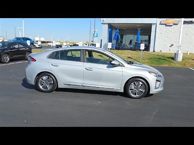 2021 Hyundai Ioniq Plug-In Hybrid SEL photo 2
