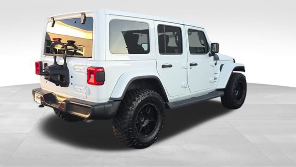 Used 2018 Jeep Wrangler Unlimited Sahara 4x4 SUV